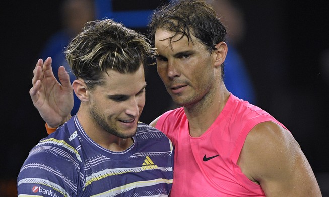 Lần đầu đánh bại Nadal, Thiem… cười suốt