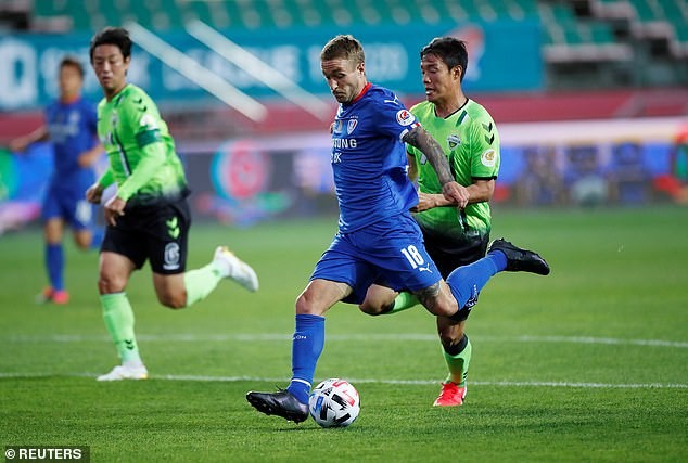 K-League thu hút hàng triệu view 'thời thèm bóng đá'
