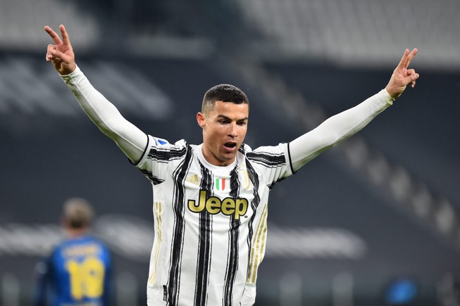 Ronaldo ẵm hai danh hiệu Serie A
