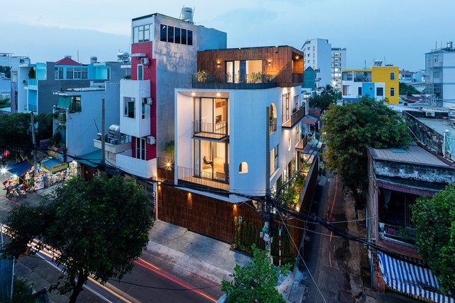 Giảm tiếng ồn cho nhà phố có 'ba mặt tiền'