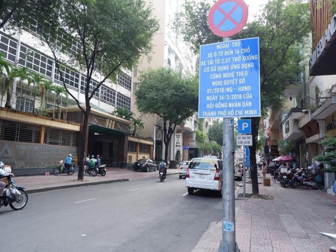 TP.HCM thống nhất đổi đơn vị quản lý thu phí đậu xe