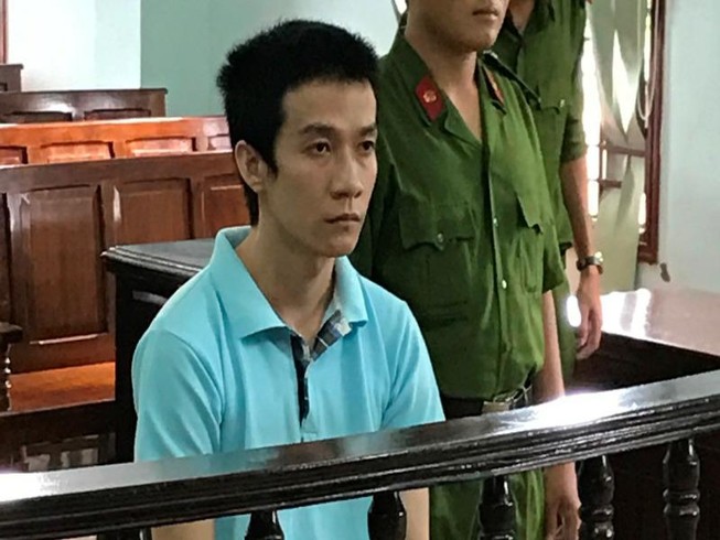 Lẩn trốn vì tội giết người lại tiếp tục giết người