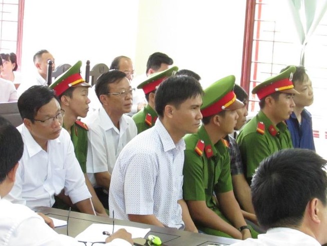 Vụ xử 3 cán bộ NH: Tòa chuyển sang tranh luận
