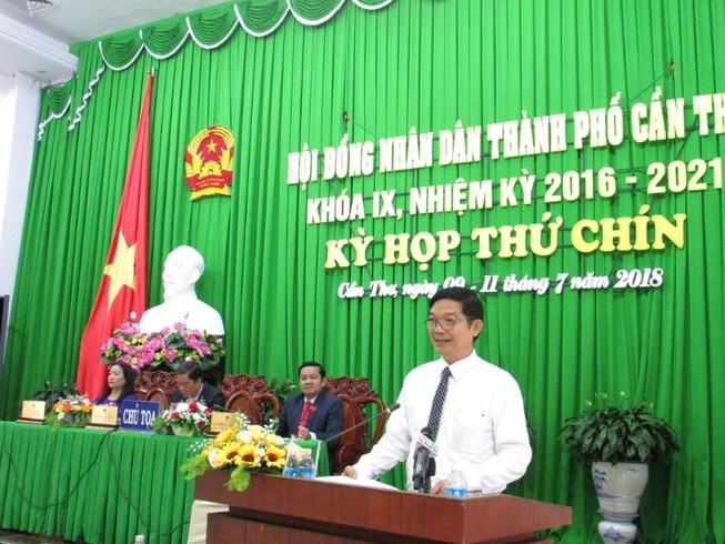 Sinh viên bán móc khóa phải đóng trước 7 triệu đồng