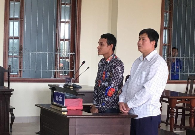 Hai người bị phạt 4 năm tù vì trộm... vỏ trấu
