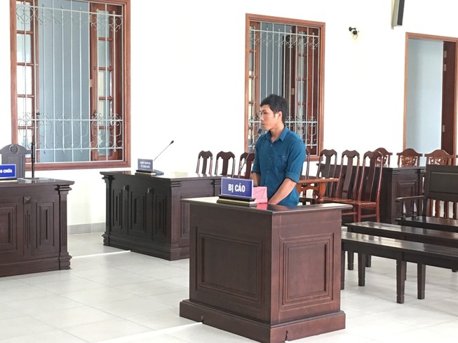 Thanh niên lãnh án tù vì dùng điện để đánh bắt cá