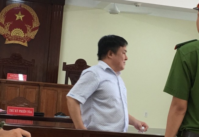 Đại gia mang án 18 năm tù lại… hầu tòa