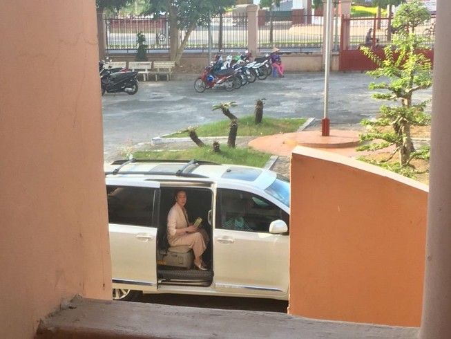 Vụ Nhật Kim Anh đòi quyền nuôi con: Bị đơn muốn thay thẩm phán