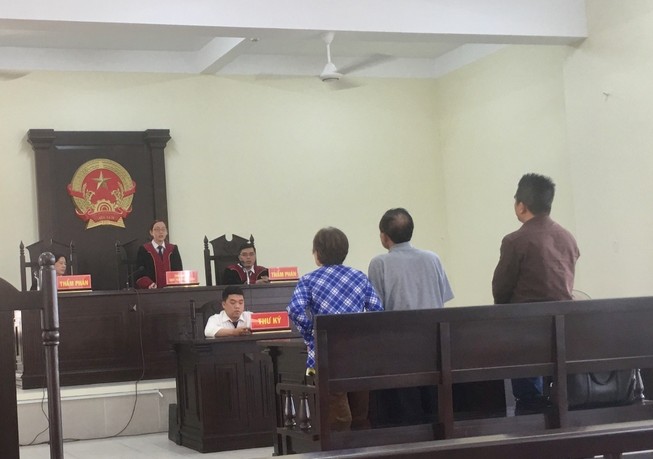 Chị kháng cáo... giùm em, tòa giải quyết ra sao?