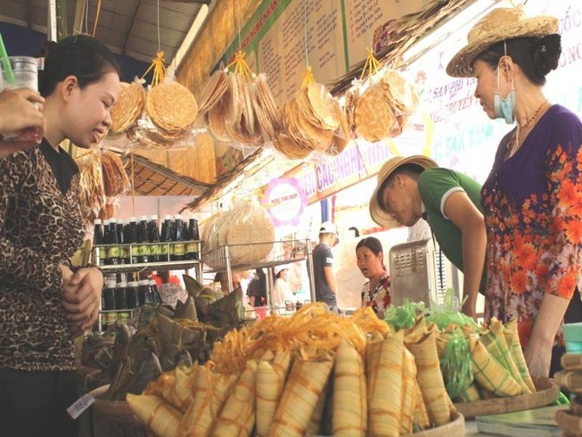 Cần Thơ lùi lịch tổ chức lễ hội bánh dân gian vì dịch COVID-19