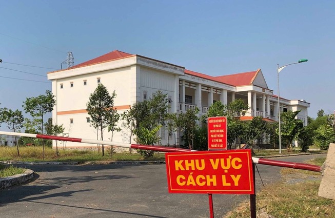 Cần Thơ: Lấy mẫu xét nghiệm 5 người tiếp xúc gần bệnh nhân 76