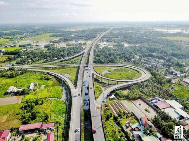 Hàng loạt đại gia ‘thâu tóm’ thị trường bất động sản Long An
