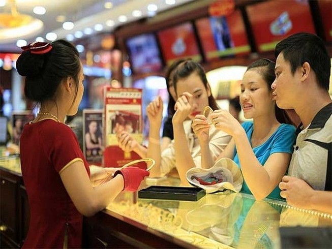 Giá vàng giảm thê thảm