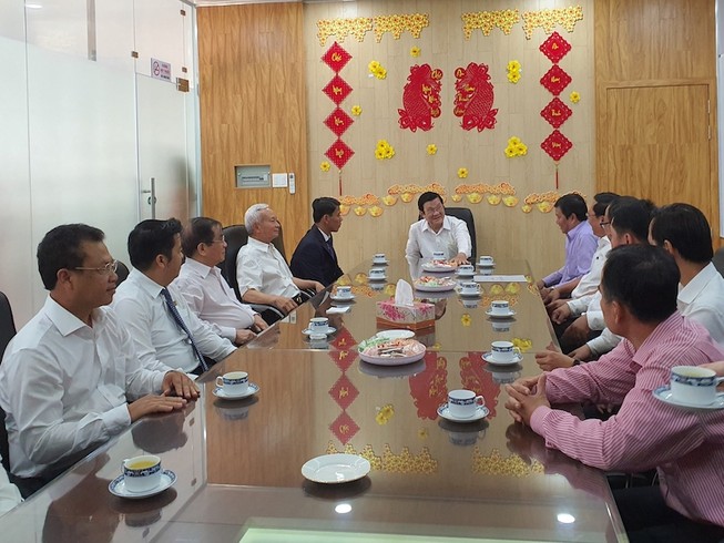 Nguyên Chủ tịch nước Trương Tấn Sang thăm Bến xe Miền Tây