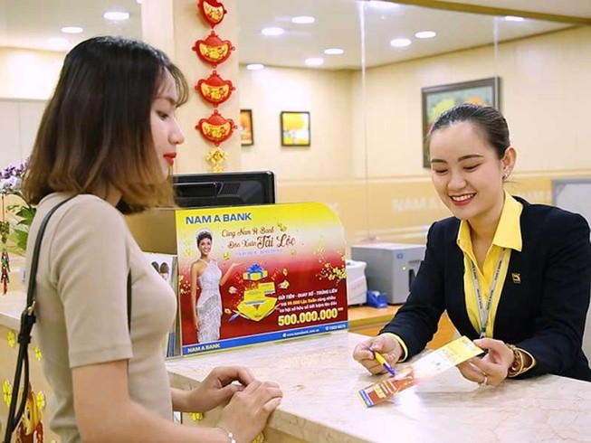 Săn lì xì của ngân hàng: Lời hay lỗ?