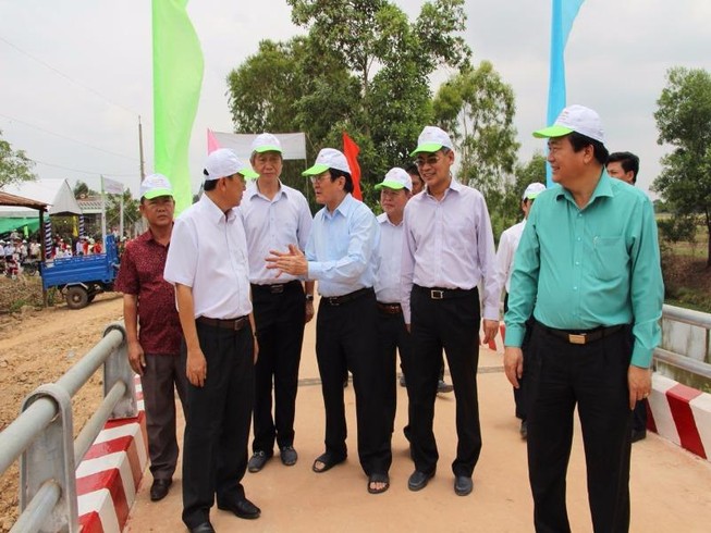 'Chú Tư Sang' khánh thành hàng loạt cầu nông thôn