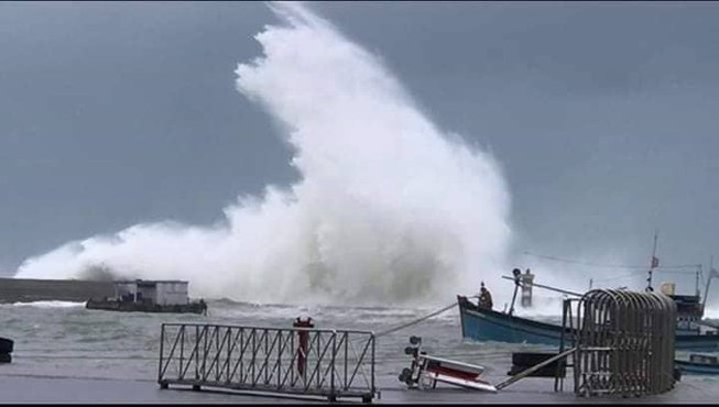 Bão đang quần ở vùng bờ biển Nam Bình Thuận đến Bến Tre