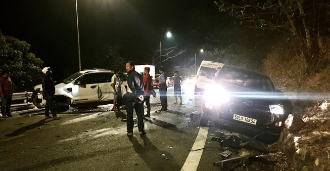 Hiện trường kinh hoàng của vụ tai nạn giao thông trên đèo Bảo Lộc vào tối 26-2