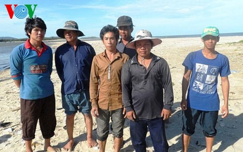 13 ngư dân bị Trung Quốc bắt giữ đã về đến Quảng Bình