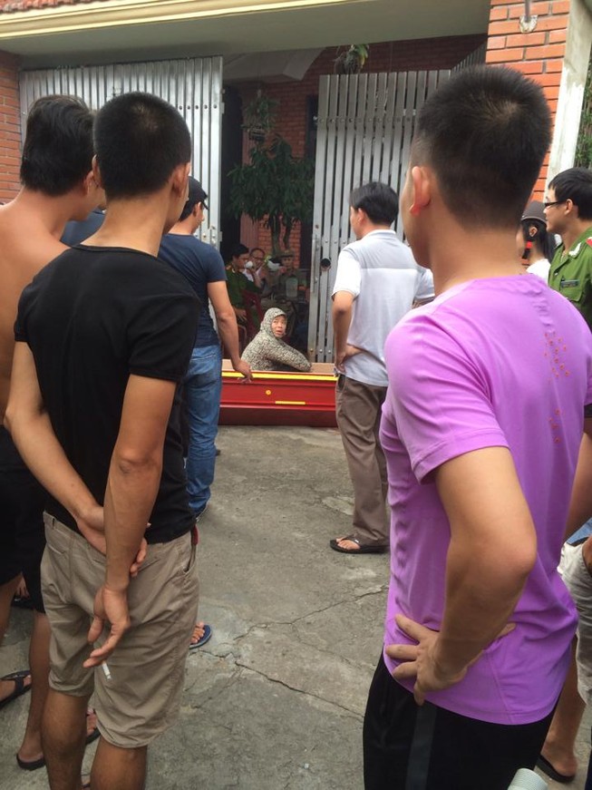 Ngồi trong quan tài đòi…800 triệu đồng tiền chạy án