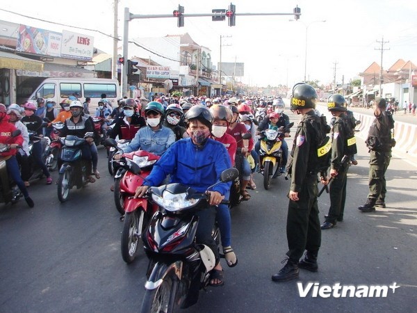 Bình Dương tung lực lượng bảo đảm an toàn cho du khách rời Đại Nam