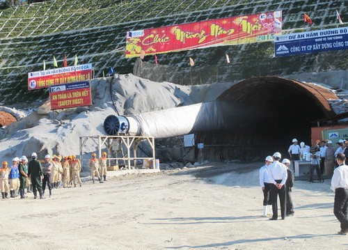 Chính phủ cho xây hầm qua đèo Cù Mông