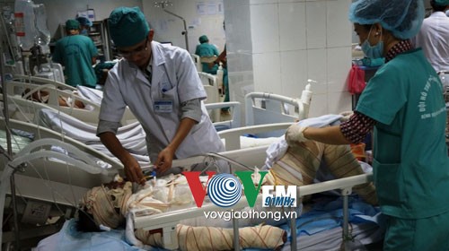Nhảy vào biển lửa cứu con, người mẹ bị bỏng nguy kịch