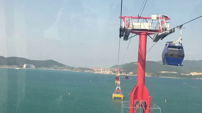 Xem xét đề xuất làm cáp treo dài 5 km vượt sông Hồng