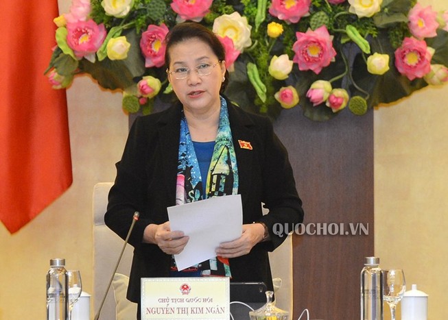 'Có bộ trưởng nói nhanh như tên lửa, dân không nghe được'