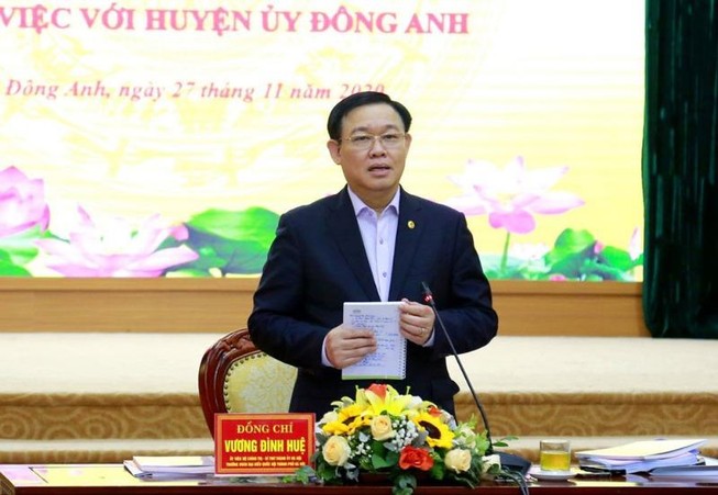 Bí thư Hà Nội: Phải tránh việc TP thì mở, xuống sở thì thắt
