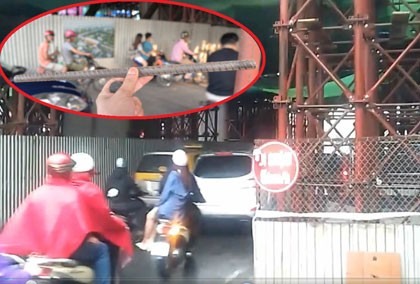 Thêm 1 người bị thương do thanh sắt của công trường rơi trúng
