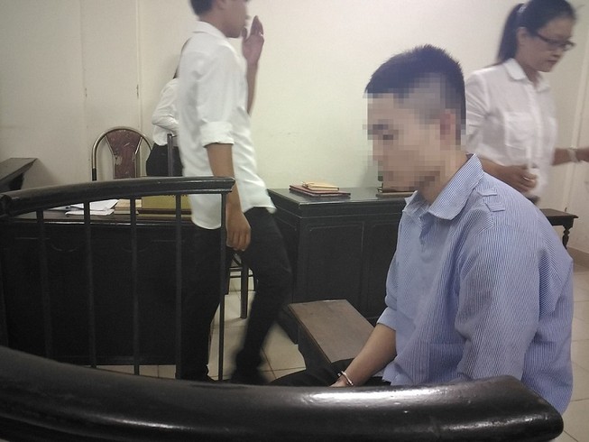 Kẻ đánh chết bạn tù vì rửa chén bẩn lãnh án