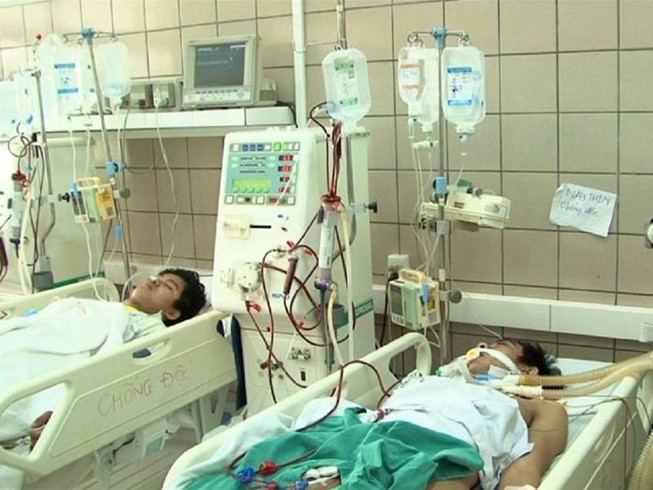 Khởi tố vụ ngộ độc rượu khiến nhiều sinh viên nhập viện