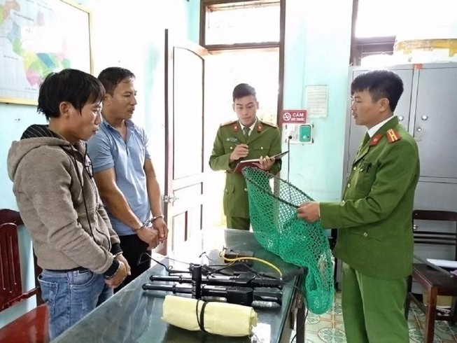 Khởi tố 2 'cẩu tặc' tội giết người