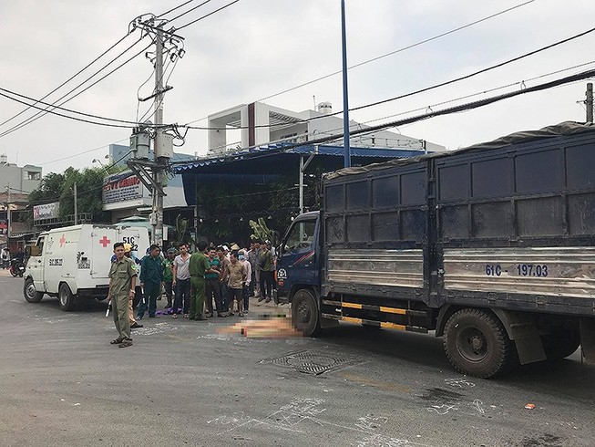1 thợ sửa điện thoại chết thảm ở quận 12