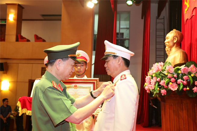 Giám đốc Công an Sơn La được phong tặng danh hiệu Anh hùng