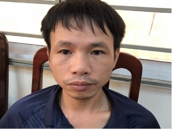 Công an bắt giam thanh niên đốt pháo trên sân Hàng Đẫy