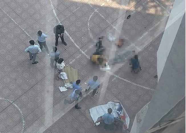 Nam sinh viên rơi từ tầng 13 trúng 1 sinh viên khác