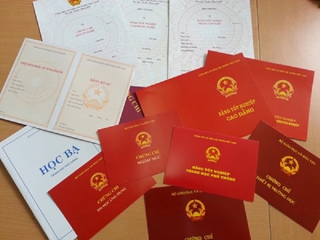 Một trưởng phòng cảnh sát kinh tế bị tước danh hiệu công an