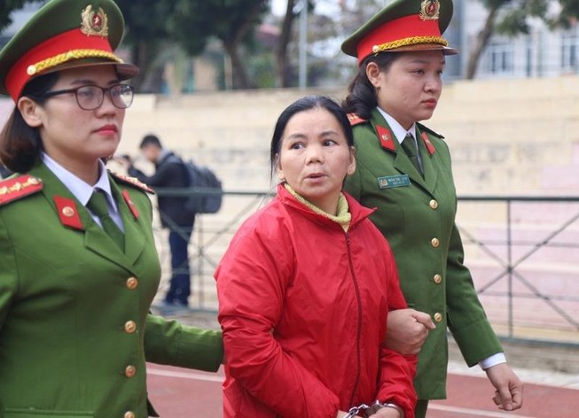 Đề nghị khởi tố thêm tội Bùi Thị Kim Thu, cả hội trường vỗ tay