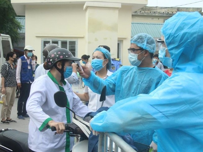 Chiều 3-11: Việt Nam có thêm 10 ca nhiễm COVID-19 mới