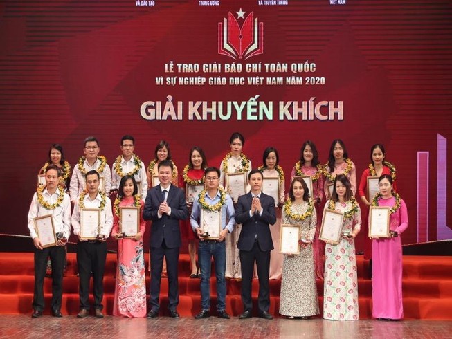 Trao giải báo chí toàn quốc 'Vì sự nghiệp giáo dục Việt Nam'