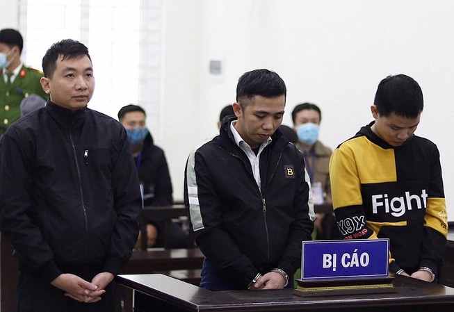 Lợi dụng 'lỗ hổng' quẹt thẻ, chiếm đoạt 1,8 tỉ của ngân hàng
