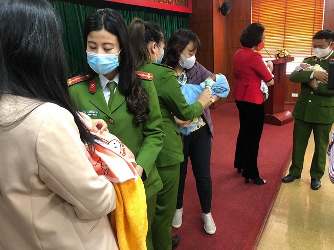 Bộ Công an triệt phá đường dây mua bán trẻ sơ sinh