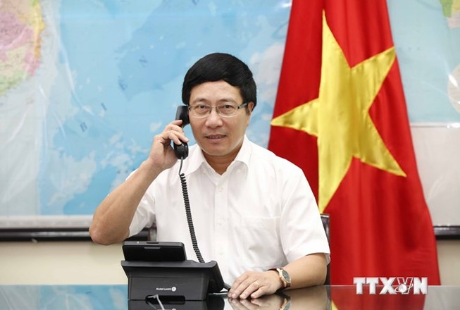 Phó Thủ tướng Phạm Bình Minh điện đàm với Ngoại trưởng Pháp