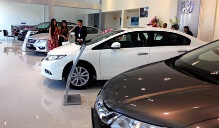 Ô tô giá rẻ lên ngôi, dân Việt bắt đầu ngó lơ xe máy?