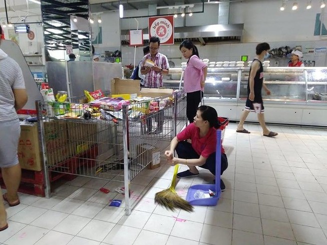 ‘Tàn phá’ siêu thị Auchan: Hơn cả trộm cắp