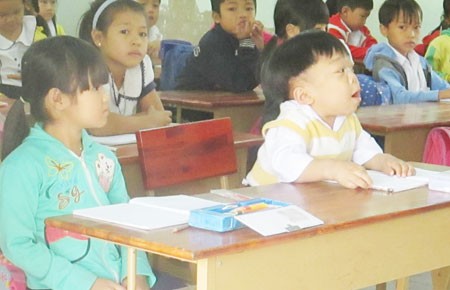 “Con không kỳ dị!”