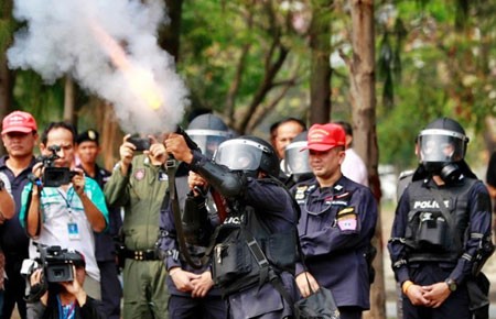 Chiến dịch đóng cửa Bangkok: Phe áo đỏ bàn kế đối phó