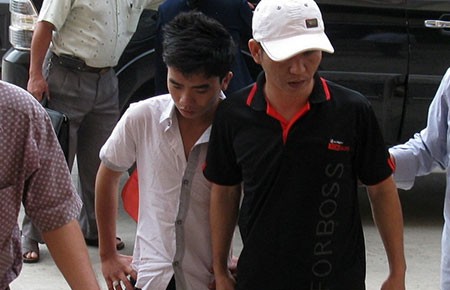 Bắt bốn đàn em của Long “rồng đỏ”